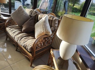 Wicker suite of furniture