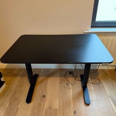 IKEA Bekant Sit Stand Electric Desk