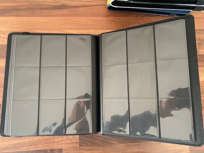 Dragon Shield card binder
