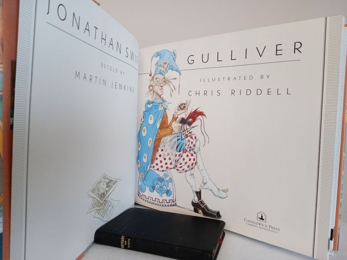 Jonathan Swift's Gulliver Retold by Martin Jenkins. Illustrated by Chris Riddell (HQ252)