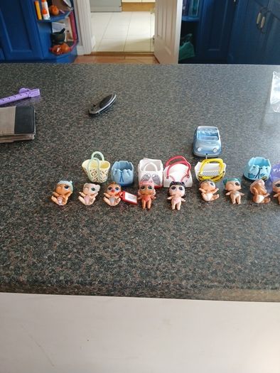 11 LOL babies