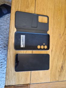 Samsung S24 256GB with case and box