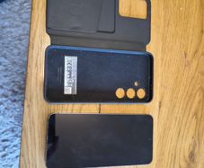 Samsung S24 256GB with case and box