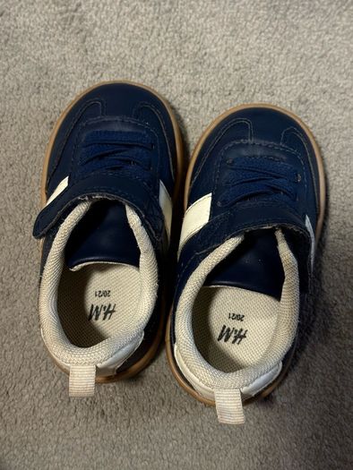 baby shoes bundle 20/21
