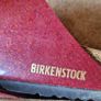 red birkinstocks size 7 womens Image 4