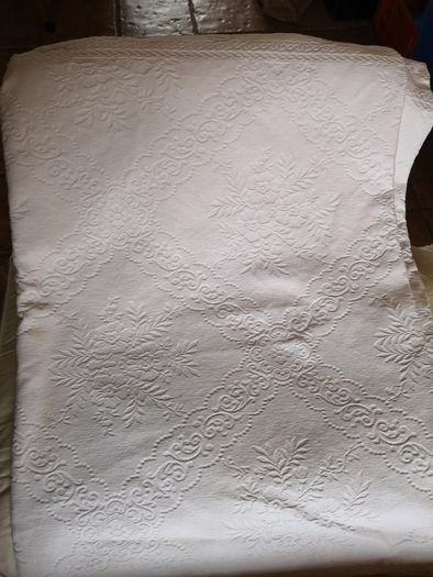 Selection of beautiful vintage table cloths