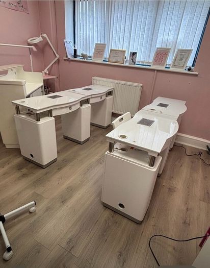 Free Manicure Desks x 2 Doubles