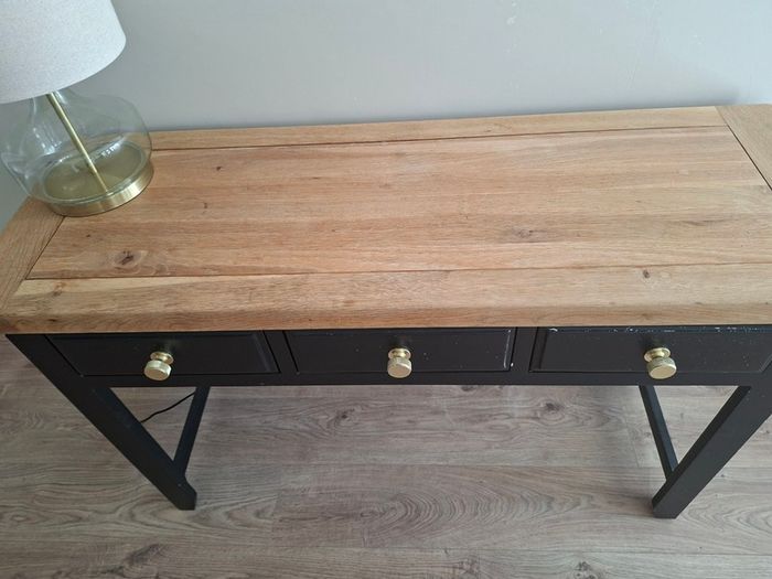 Hall table