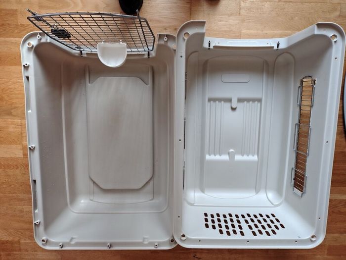 Dog crate