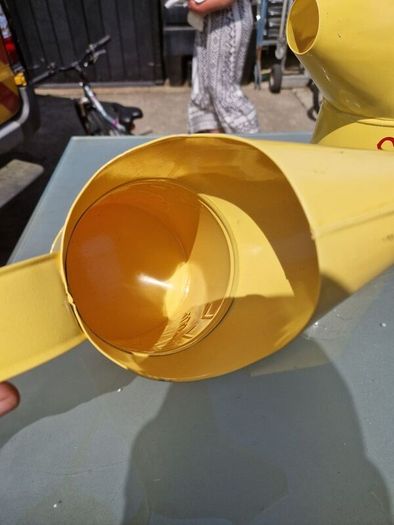 Shell oil despensers