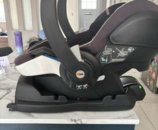 BeSafe IZi Modular ISOfix base and seat