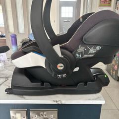 BeSafe IZi Modular ISOfix base and seat