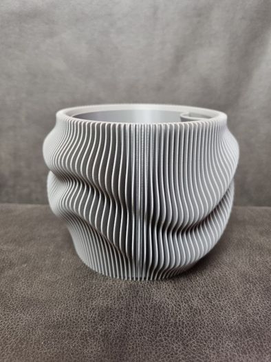 3D printed plant pot - grey PETG