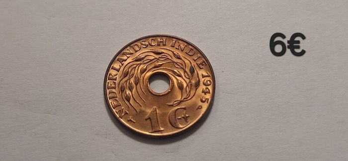Coins,pound,cent,dollar,penny,rupee,millieme,fils,shilling,centavos,pesos,piastre,paise,pesetas,ore