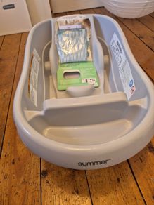 Deluxe baby bath tub