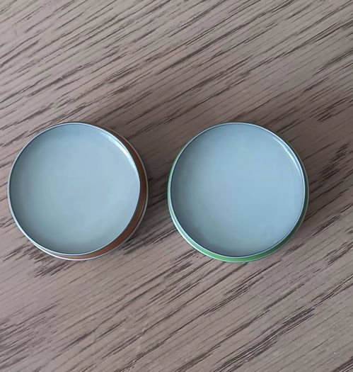 2 x Vaseline Lip Therapy Balm