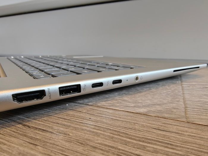 HP Elitebook 640 G11 | Intel Ultra 5 | 16GB | 512GB | 14" WUXGA | Win11