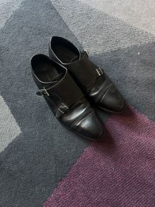 mans shoes