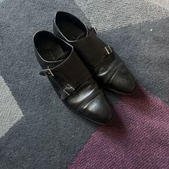 mans shoes