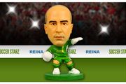 Soccerstarz - Liverpool Jose Reina - Home Kit