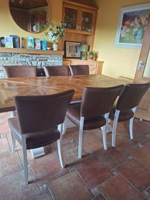 Solid wood Extendable dining table and chairs