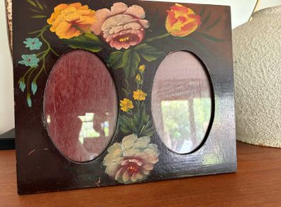 Beautiful Hand Painted Picture Frame with oval mounts 1930 s