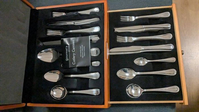 84-piece Cutlery set
