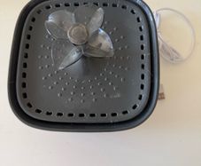 Pet water fountain