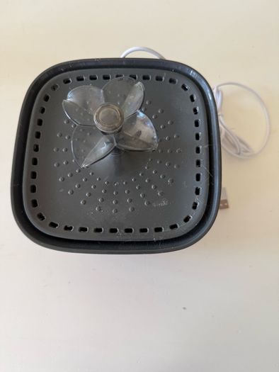 Pet water fountain