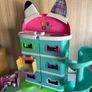 Gabby doll house Gabby's Dollhouse: The Movie Deluxe Interactive Meow-mazing Dollhouse Playset Image 3