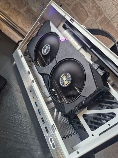 Tiny ITX gaming pc setup - RTX 3070, Intel i7, 16GB DDR4, 512GB m.2 SSD