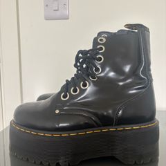 Doc Martens Jadon Max Platform Boots