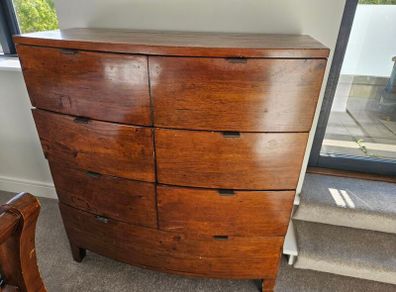Chest of drawers