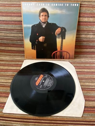 Johnny Cash - Johnny Cash Is Coming To Town [Vinyl]