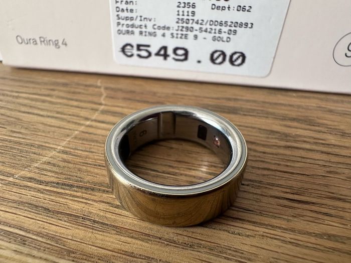 Oura ring Gold size 9