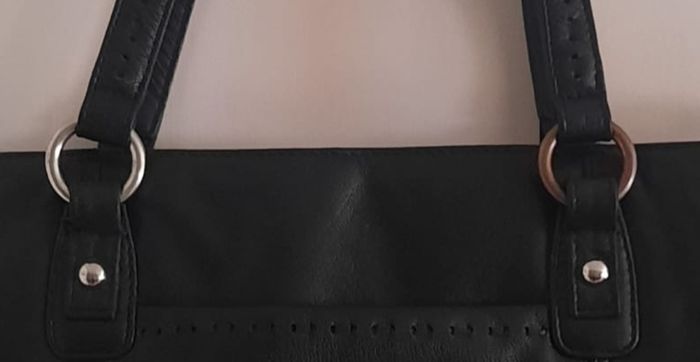 Debenhams genuine black leather handbag in very good condition see last three photos for exact measurements and condition etc FREE TRACKED POSTAGE INCLUDED