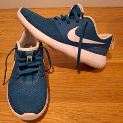 Nike Roshe Spikeless Golf Shoes (U.K. 5.5)