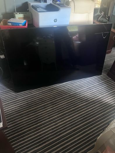75 inch flatscreen tv READ AD