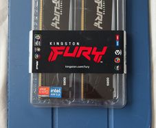 16 GB DDR5 Kingston fury beast RGB