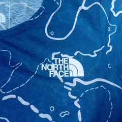 ladies t shirt or girls Size x-small.  North face