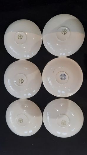 20 piece Arklow Pottery Blue Willow pattern tea set