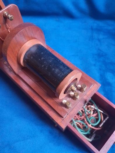 Faradic medical battery 'Shockbox' Prop