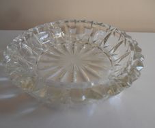 Glass/crystal dish