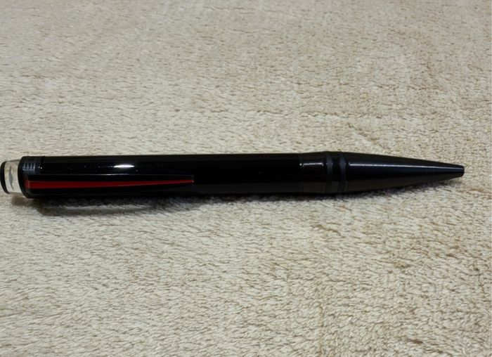Montblanc Starwalker Urban Speed Ballpoint Pen ( 112686 ). Discontinued Model