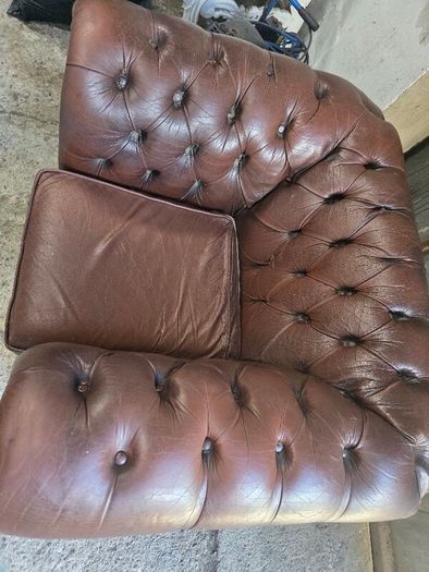 chesterfield armchair tube