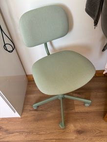 desk chair