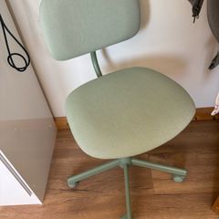 desk chair