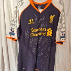 Rare Liverpool 2012/13 Squad Signed Steven Gerrard Third Shirt SUAREZ,GERRARD,CARRAGHER,ROGERS,STURRIDGE SIGNED,Plus the rest of the squad
