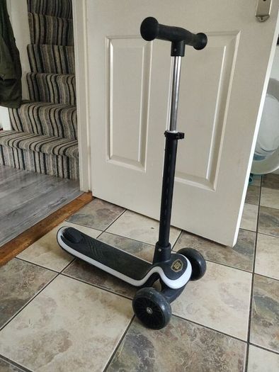 3 wheel light up scooter