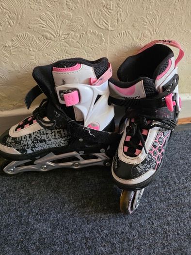 Girls Adjustable Rollerblades - Size EU 33-36 (UK 1-3.5)
